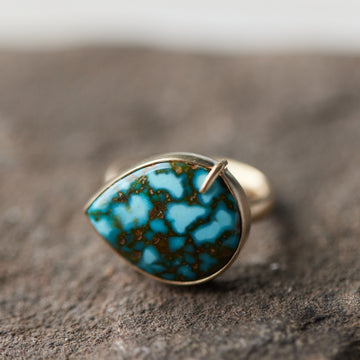 Turquoise gold vanity ring