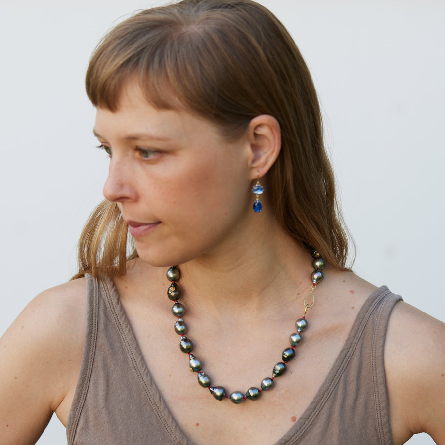 Tahitian pearl necklace with red silk thread